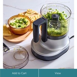 The Pampered Chef Black and Silver Food Processor